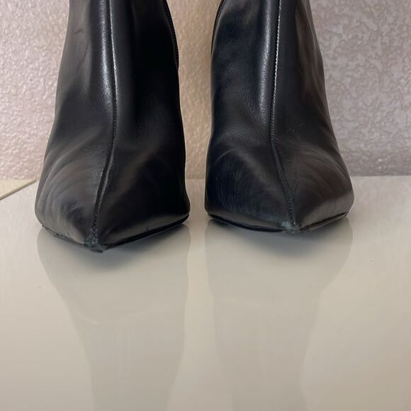 Steve Madden Vivy Black Leather Bootie size 10 - Picture 4 of 8